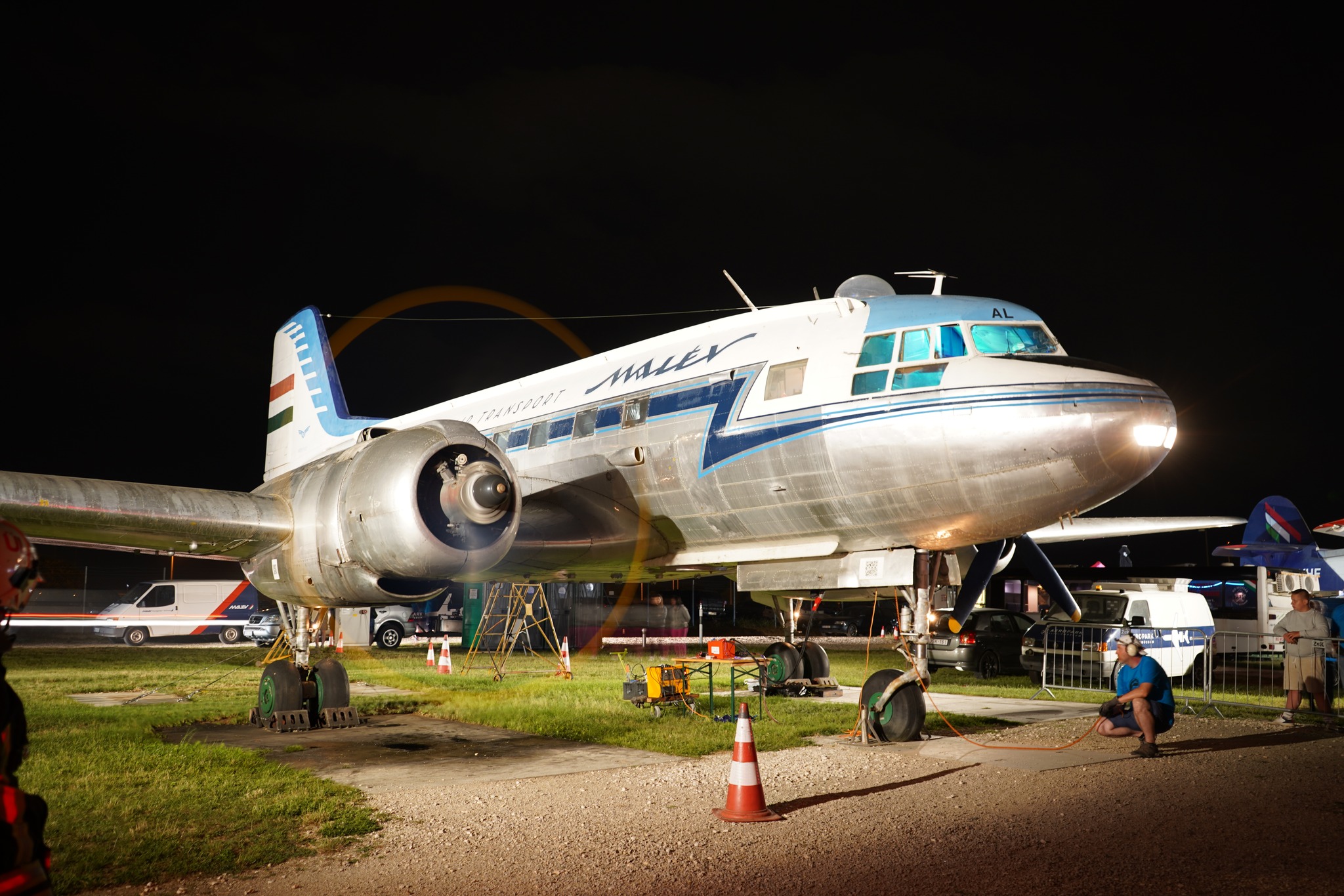 aeropark-repuloter-ejszakaja-fb