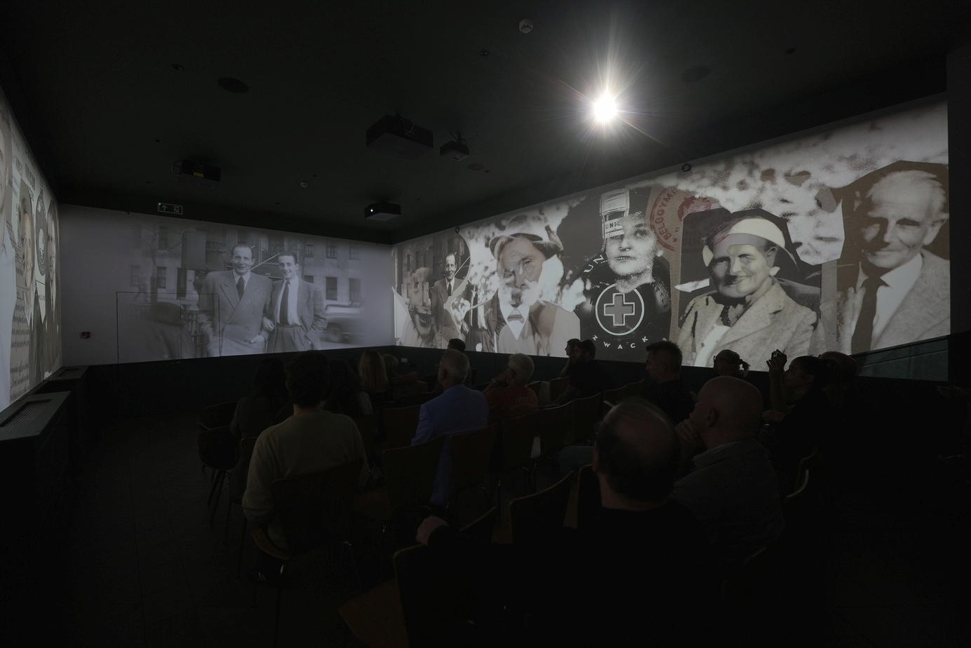 Immerz&iacute;v filmvet&iacute;t&eacute;s az Unicum H&aacute;z l&aacute;togat&oacute;k&ouml;zpontj&aacute;ban, Fot&oacute;: Unicum H&aacute;z