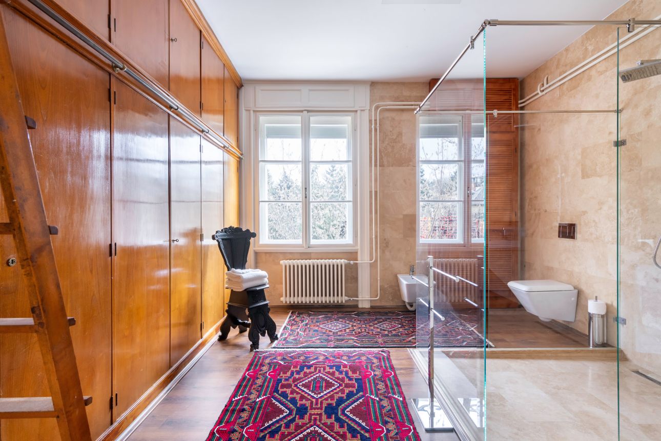 airbnb-bp-123rf