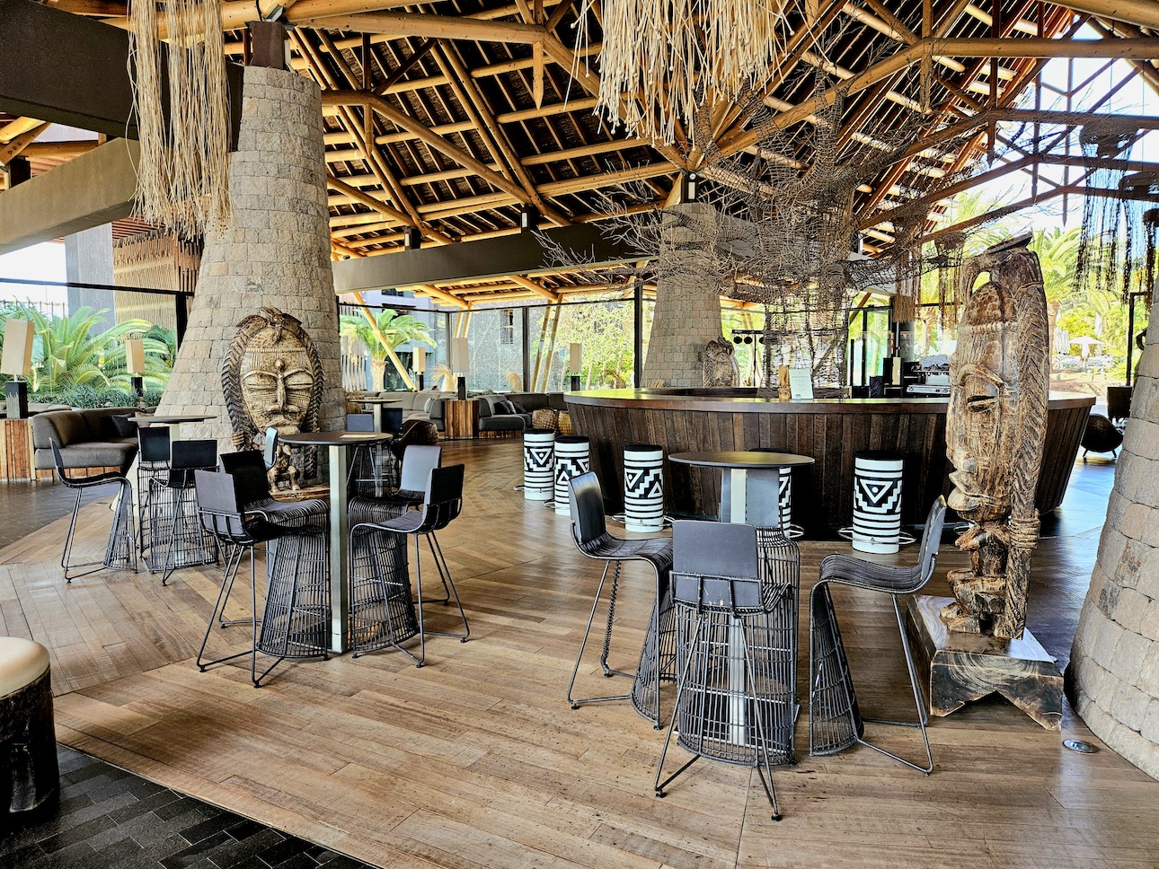 4-Afrikai-stilusu-bar-a-Lopesan-Baobab-Resortban, Fotó: Turizmus.com