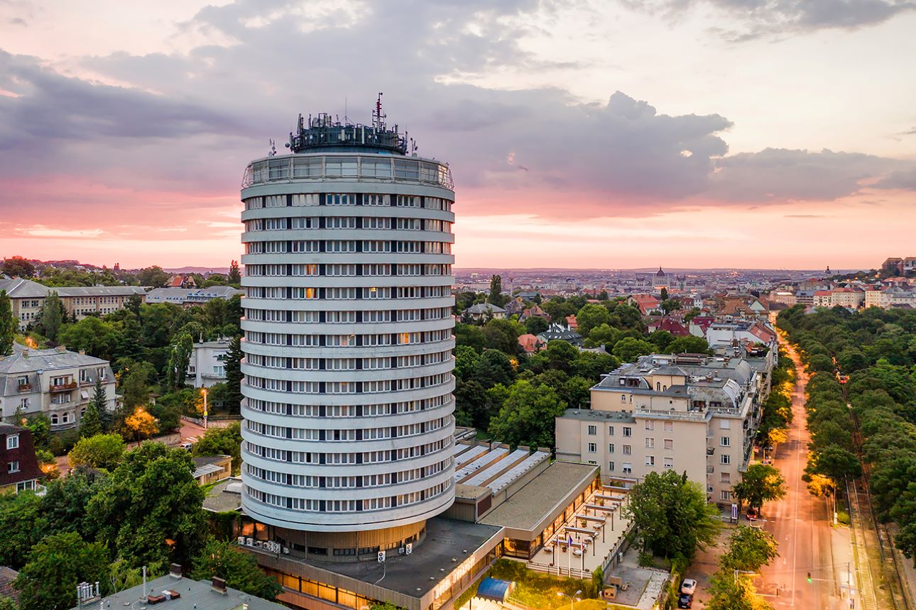 korszallo-hotelandmore