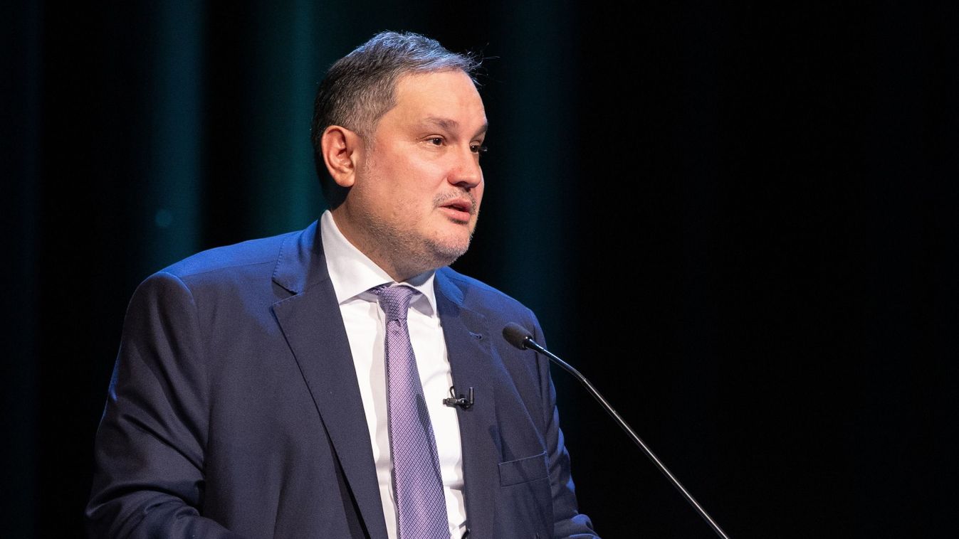 Nagy M&aacute;rton nemzetgazdas&aacute;gi miniszter a 32. Turizmus &Eacute;vadnyit&oacute; g&aacute;l&aacute;n , Fot&oacute;: MTI/Kocsis Zolt&aacute;n