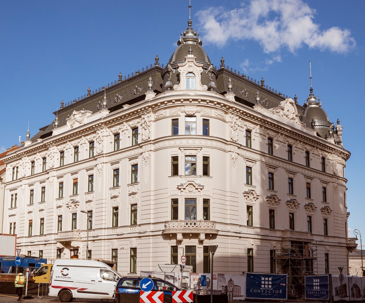 voros-kereszt-szekhaz-budai-var-diszter, Fotó: Nemzeti Hauszmann Program