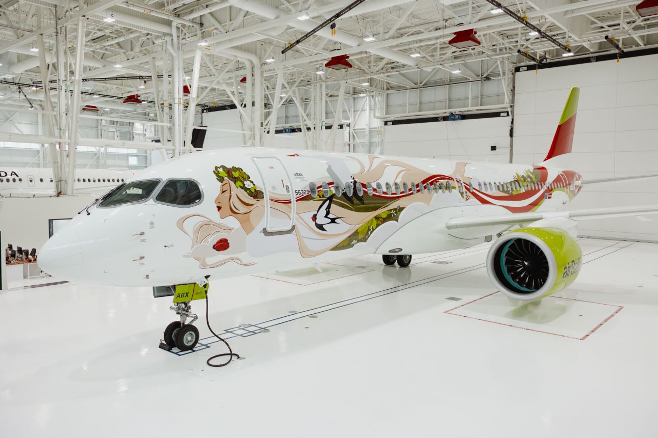 2025-02-05-airBaltic-50th-A220-300-4