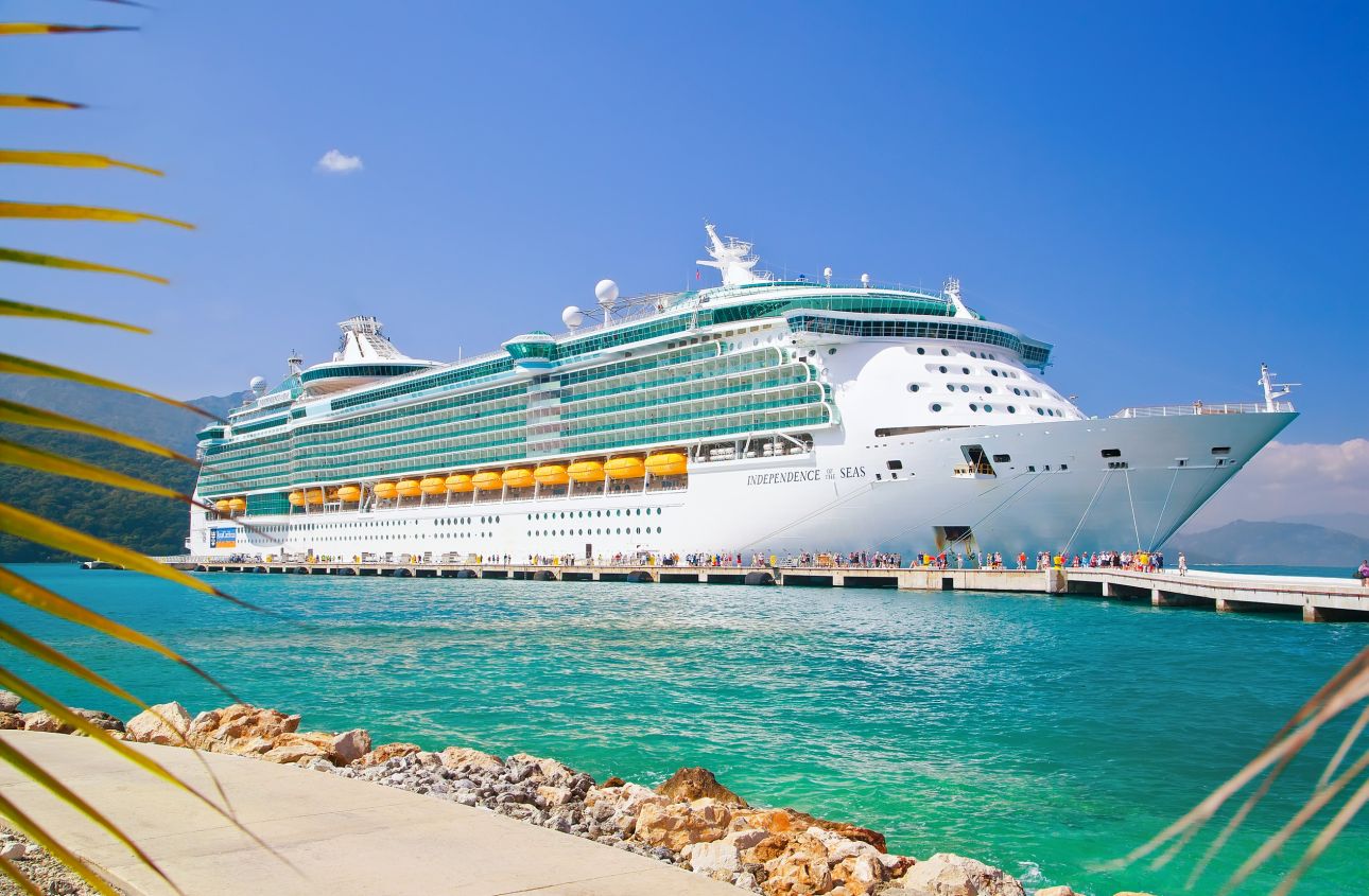 Royal-Caribbean-Independence-of-the-Seas-123rf