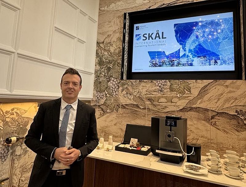 F&aacute;ska G&aacute;bor, Fot&oacute;: Skal