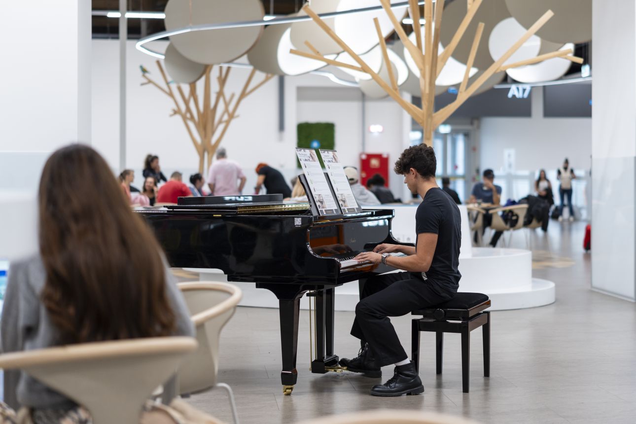 rept&eacute;r-termin&aacute;lkoncert, Fot&oacute;: Budapest Airport