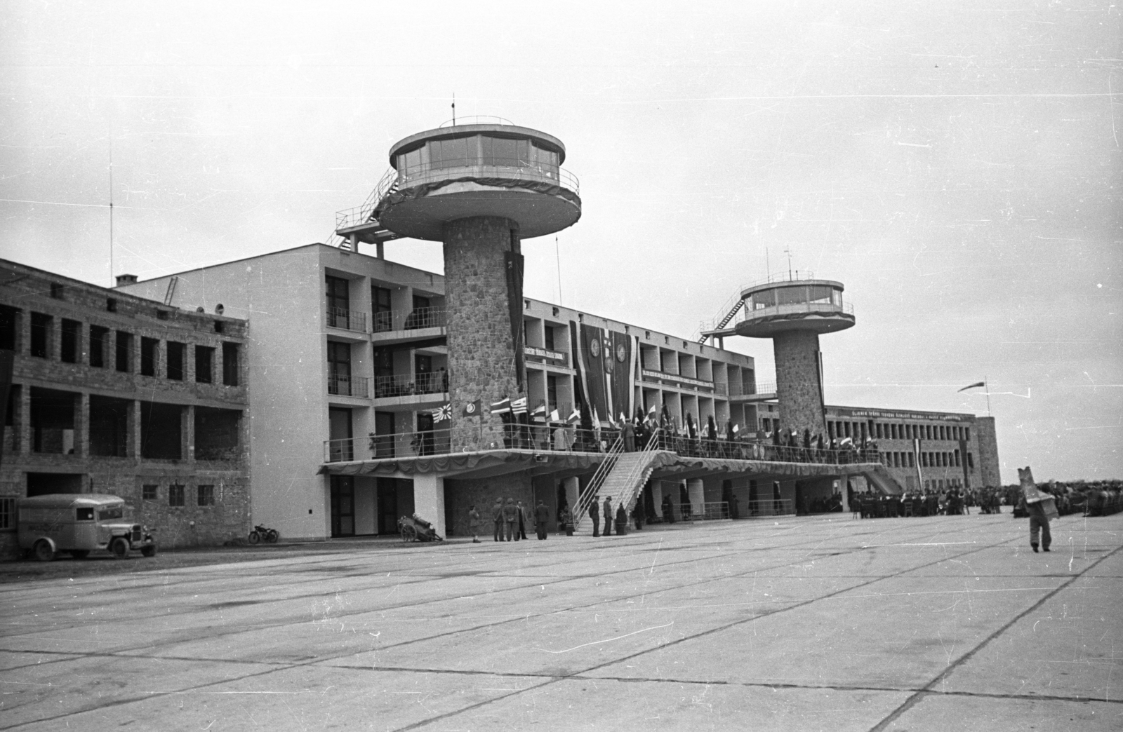 Ferihegyi rep&uuml;lőt&eacute;r az 1950-es &aacute;tad&aacute;sakor, Fot&oacute;: Fortepan