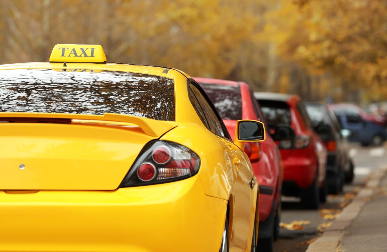 taxi-123rf