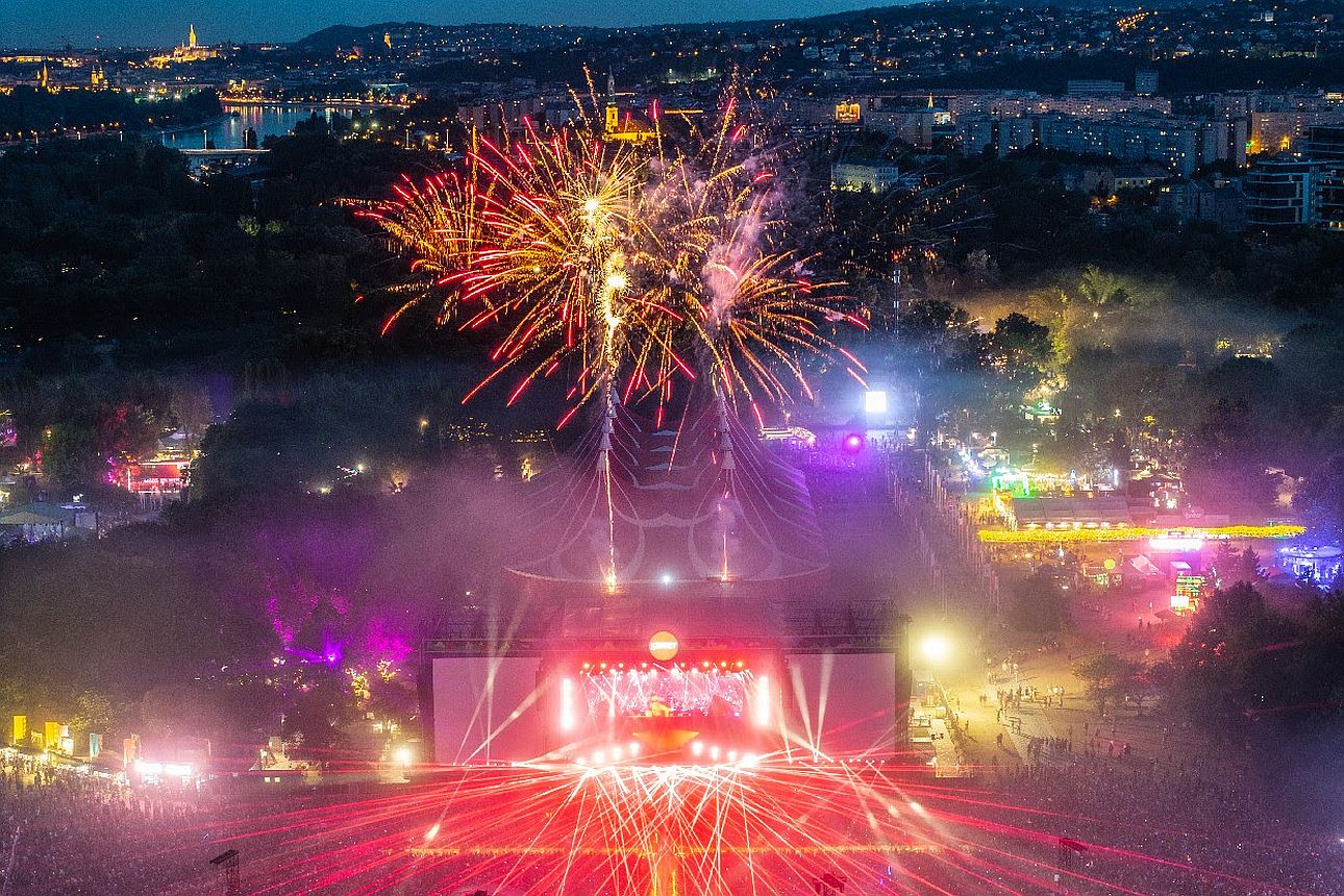 Sziget-l&eacute;gifot&oacute;, Fot&oacute;: Sziget Fesztiv&aacute;l