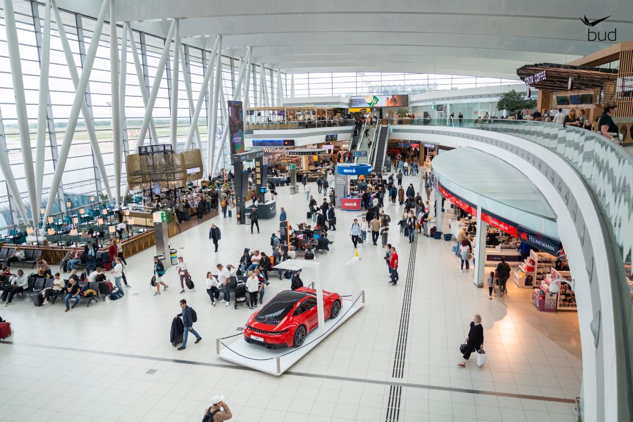 repter-bud-airport-fb