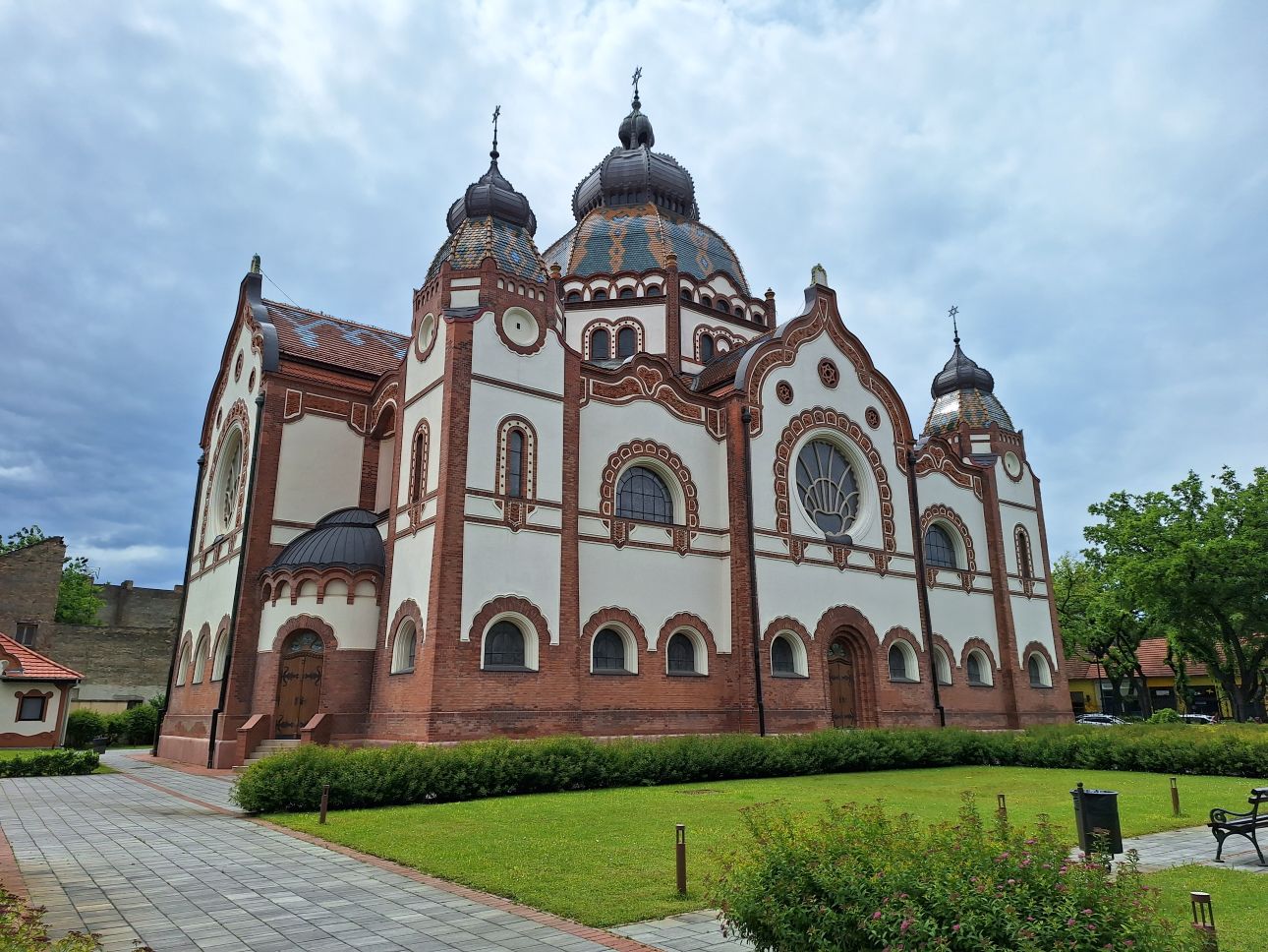 vajdasag-zsinagoga-kulso