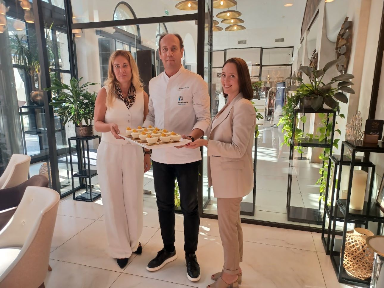 bator-Suti-danubius-csoportkep, Fot&oacute;: Danubius Hotels