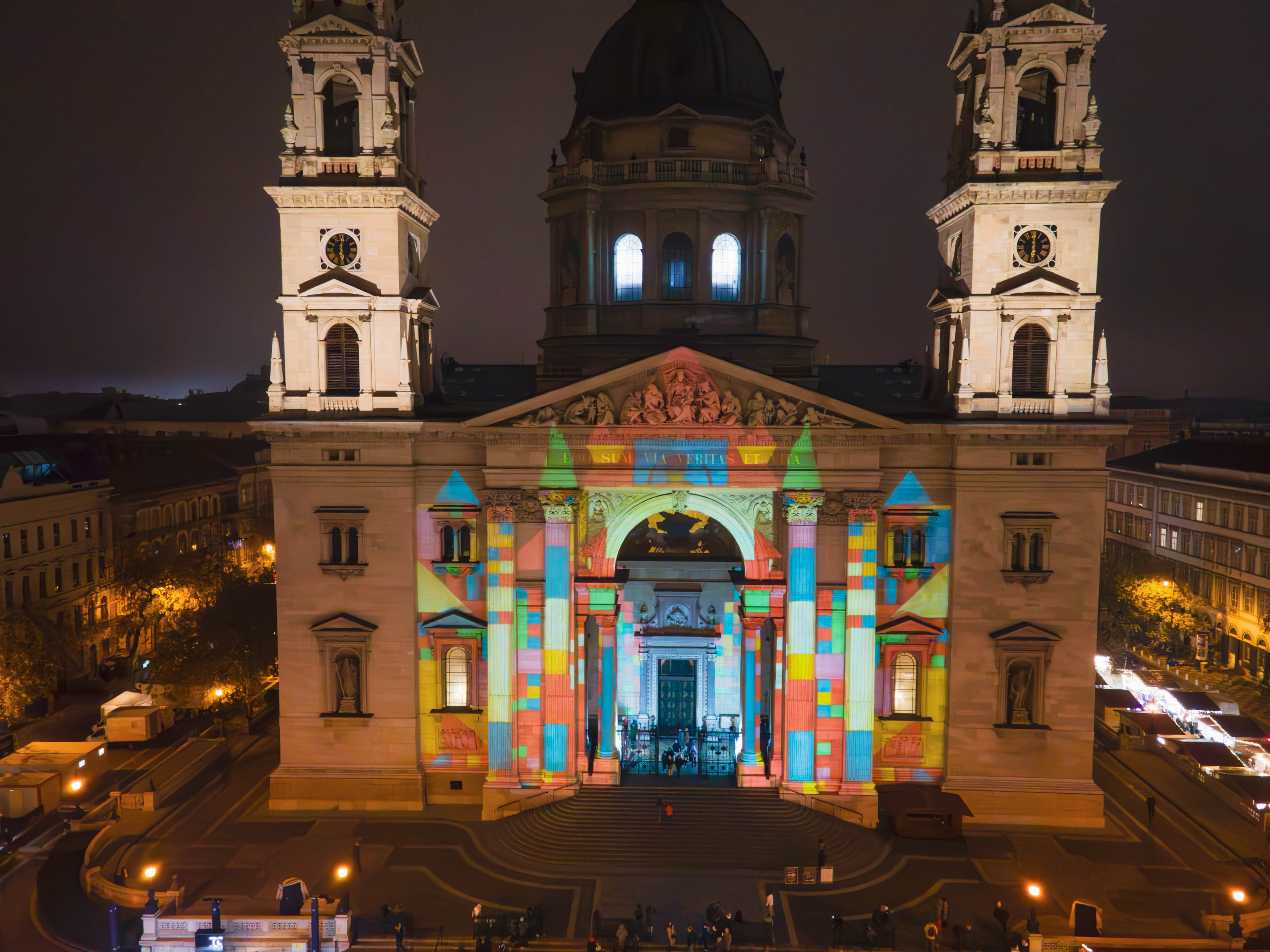 F&eacute;nyfest&eacute;s Bazilika, Fot&oacute;: Advent Bazilika