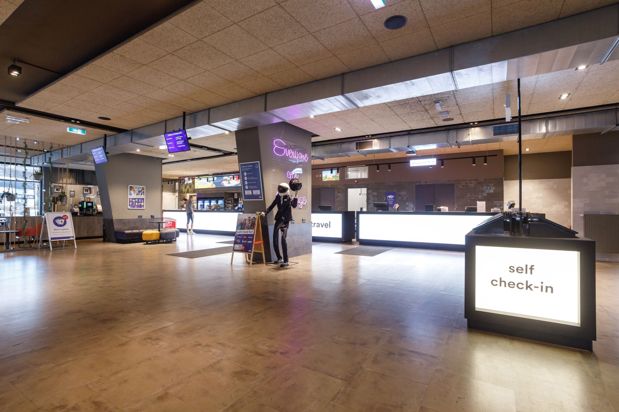 ao-prague-lobby-09-10MB-1