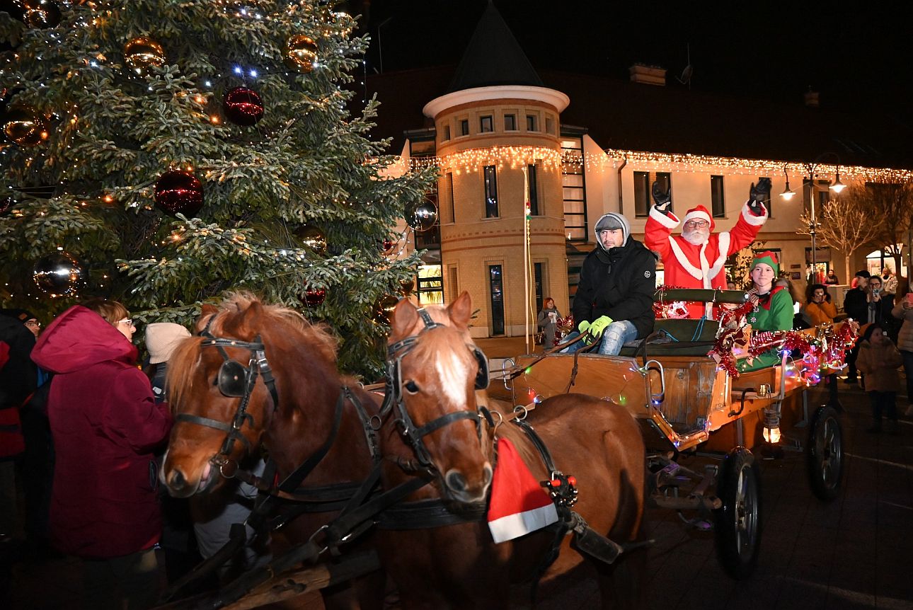Gödöllő, Főtér, Fotó: Gödöllő városa