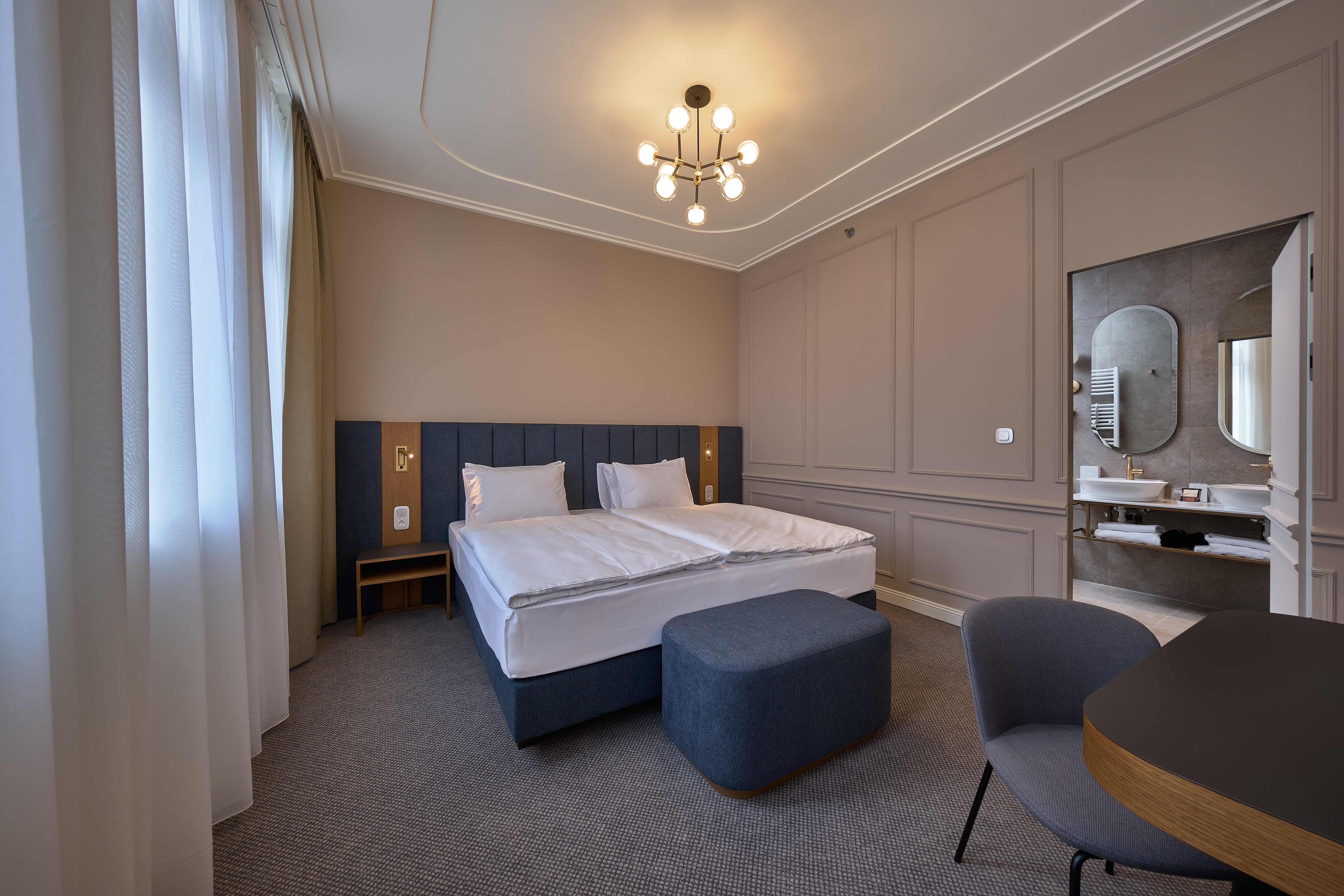 A meg&uacute;jult hotel egyik szob&aacute;ja, Fot&oacute;: Palatinus Grand Hotel