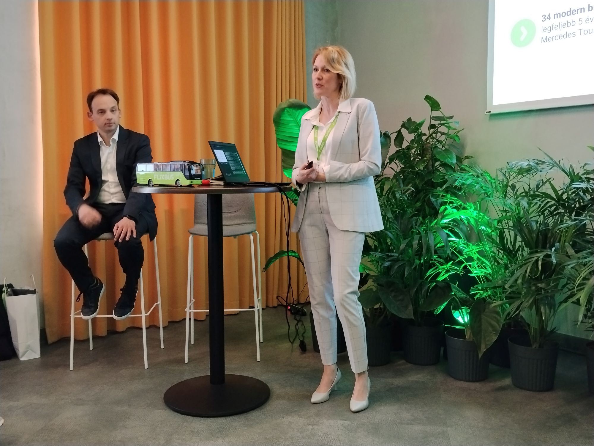 flixbus-sajt&oacute;t&aacute;j&eacute;koztat&oacute;, Fot&oacute;: turizmus.com