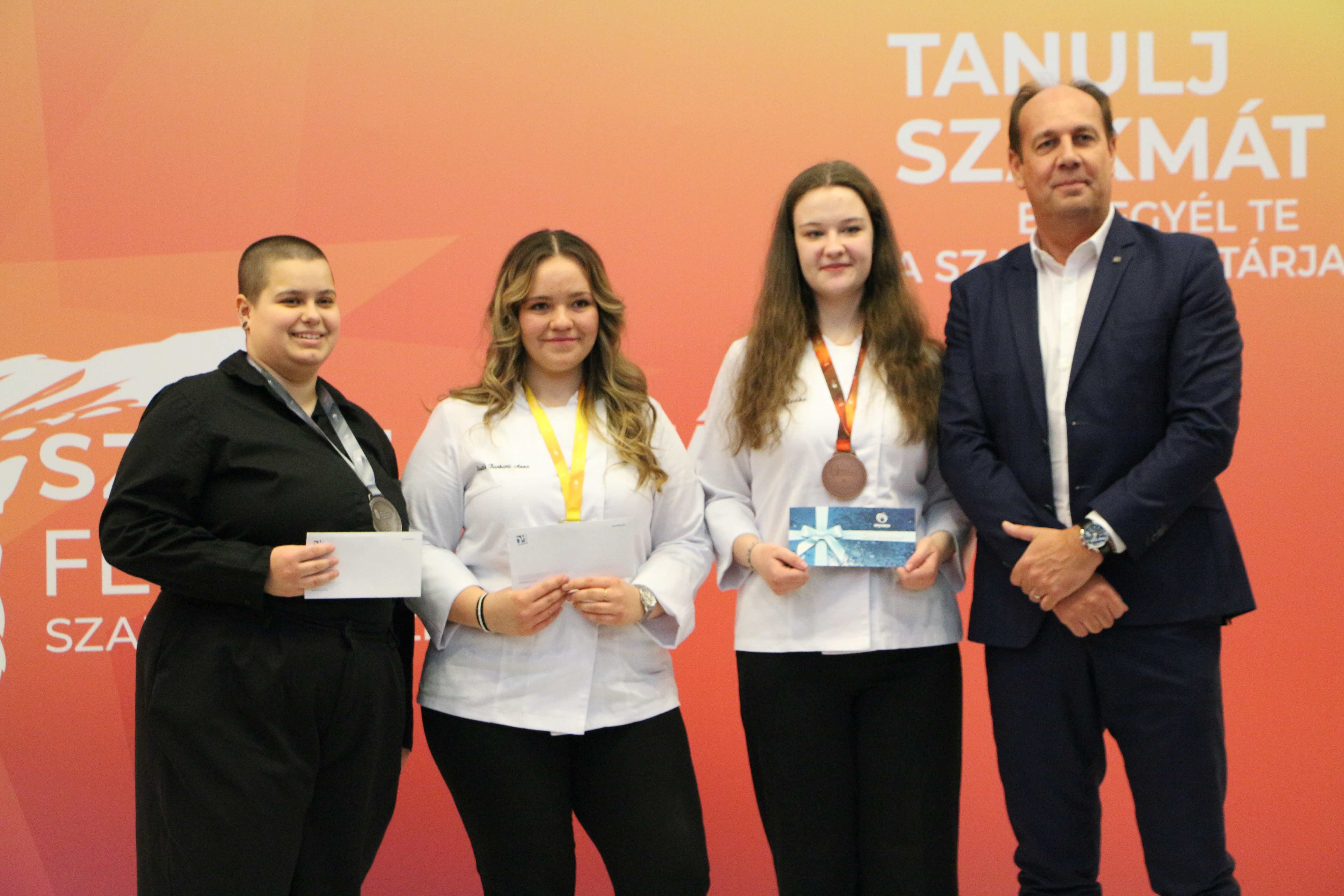szakma sztar dijazott lanyok, Fotó: Danubius Hotels