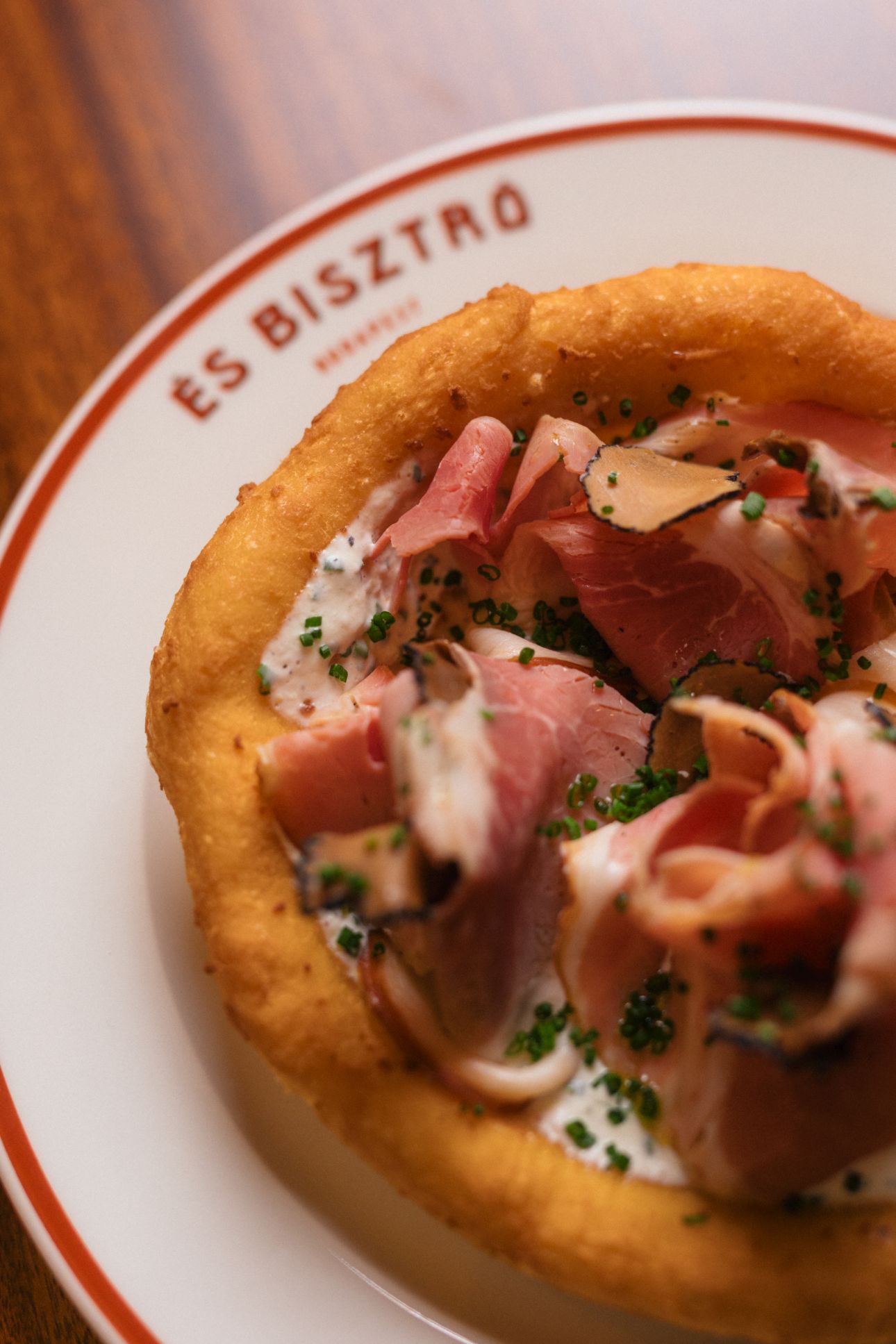 ES-bisztro-langos, Fot&oacute;: &Eacute;S Bisztr&oacute;