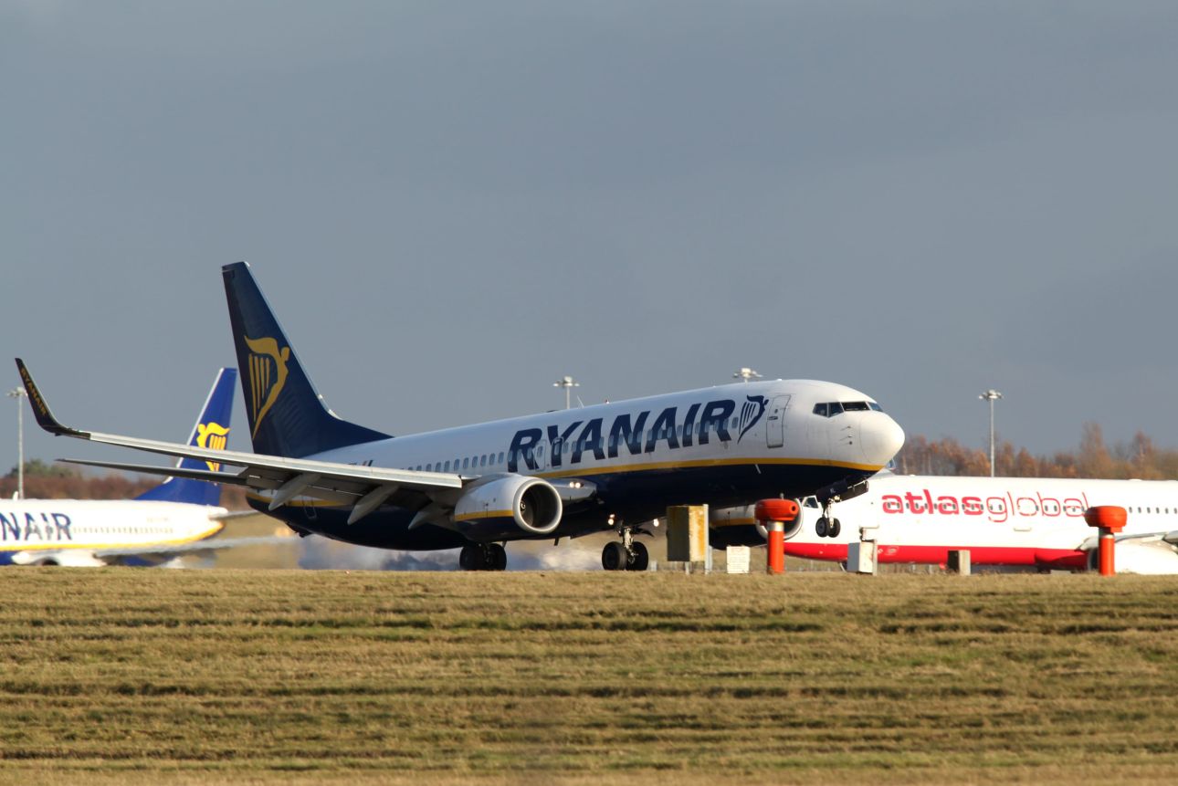 Ryanair-3-123
