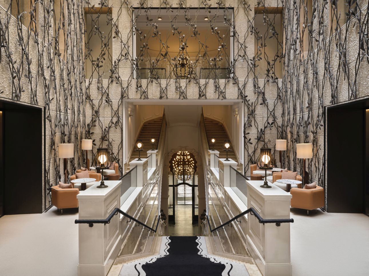 The-St-regis-Budapest-Grand-Staircase