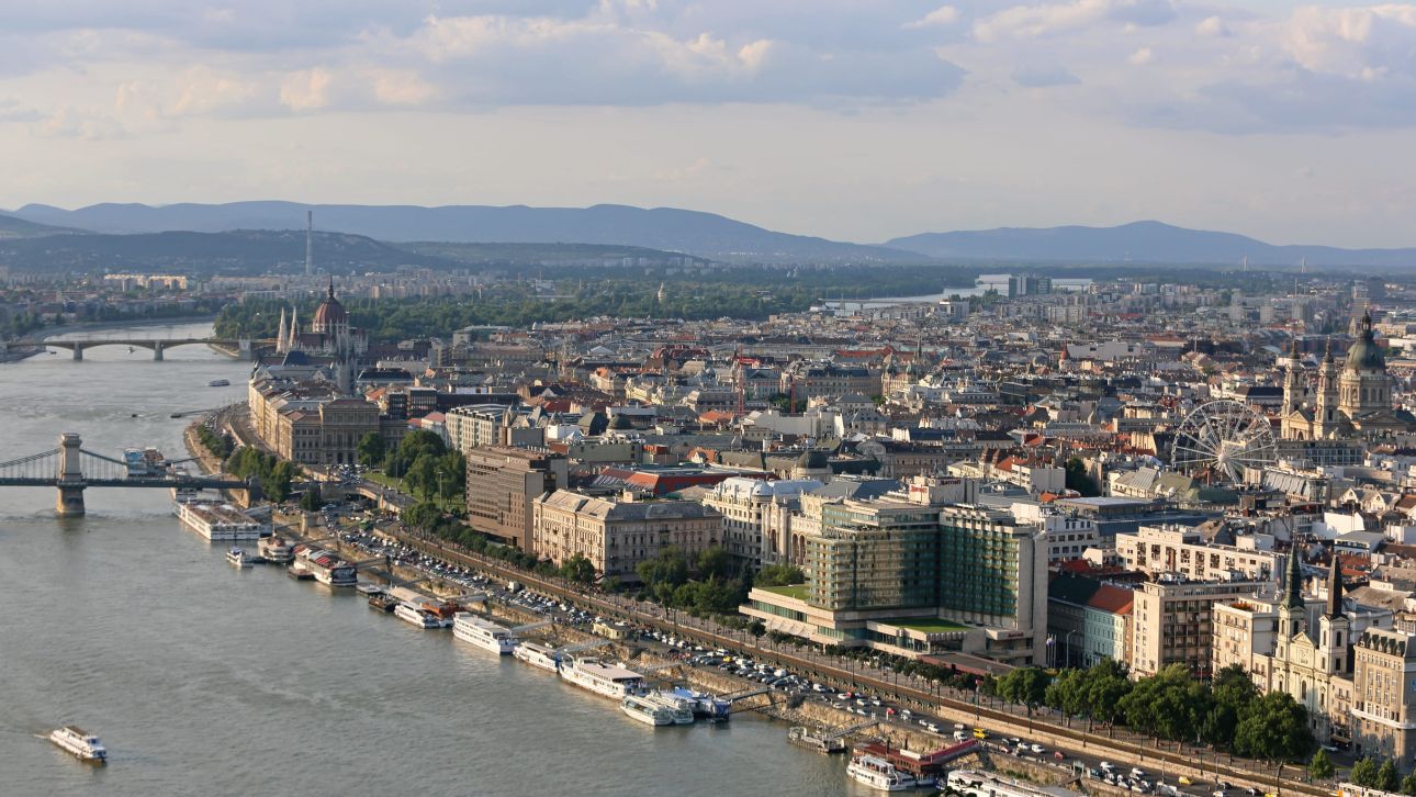 Budapest-Duna-korzo-szallodasor-123rf, Fotó: 123rf.com