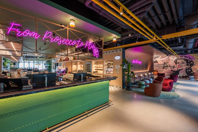Moxy-Hotel-lobby-bar-fb, Fotó: Moxy Downtown Budapest