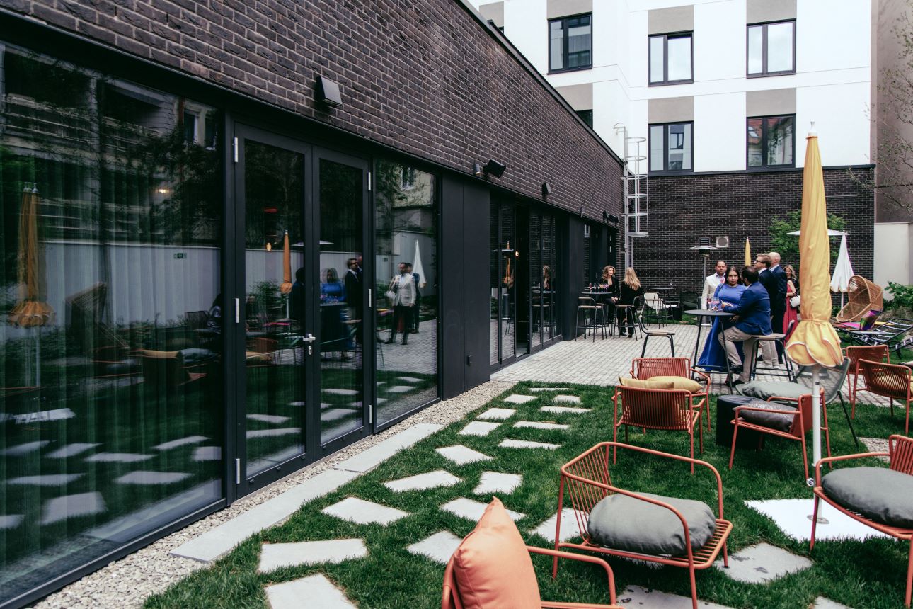 Moxy-Opening-kert-KoverIstvan, Fotó: Kövér István