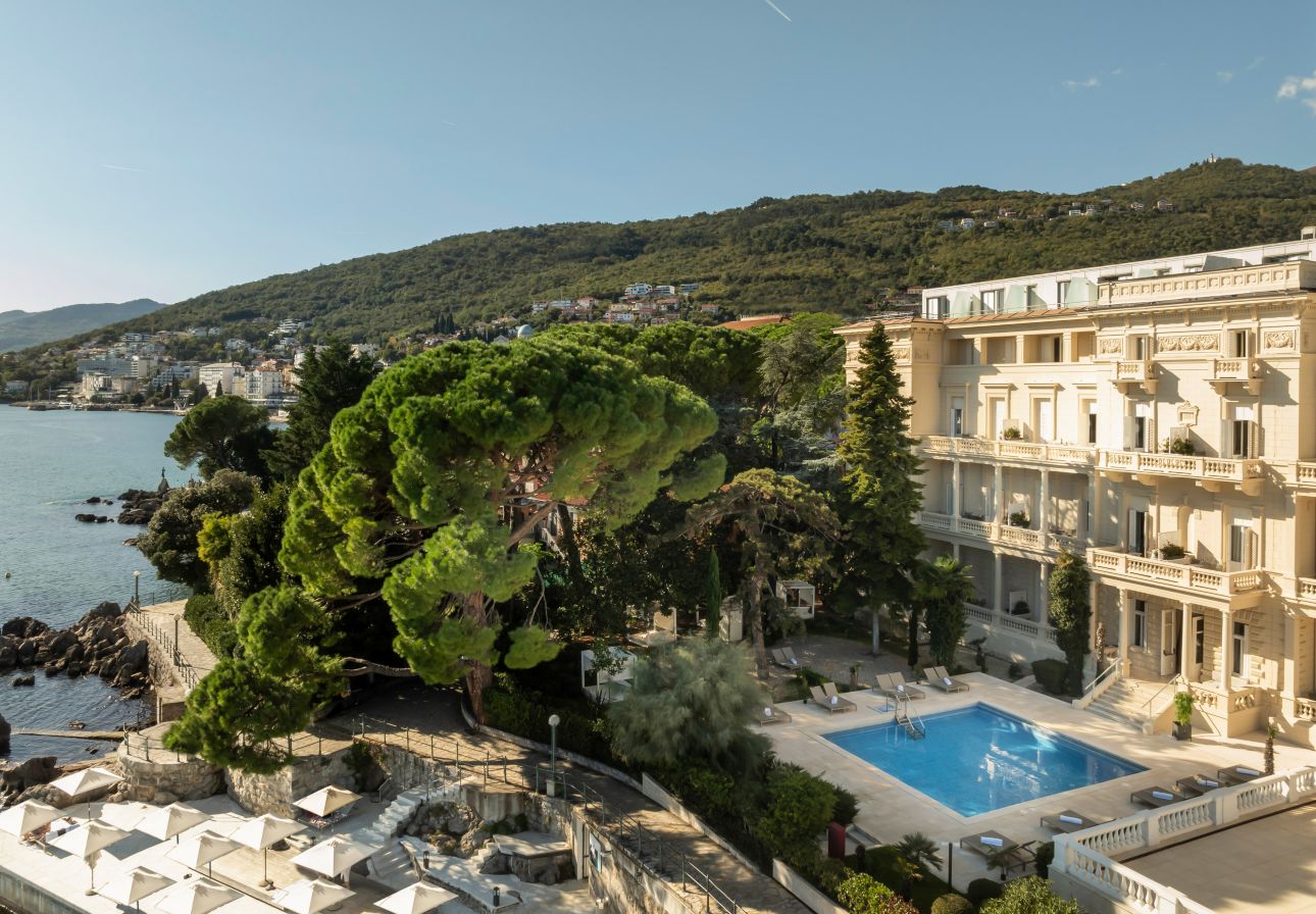 Hotel Kvarner klasszicista homlokzata, Fot&oacute;: Liburnia Hotels & Villas