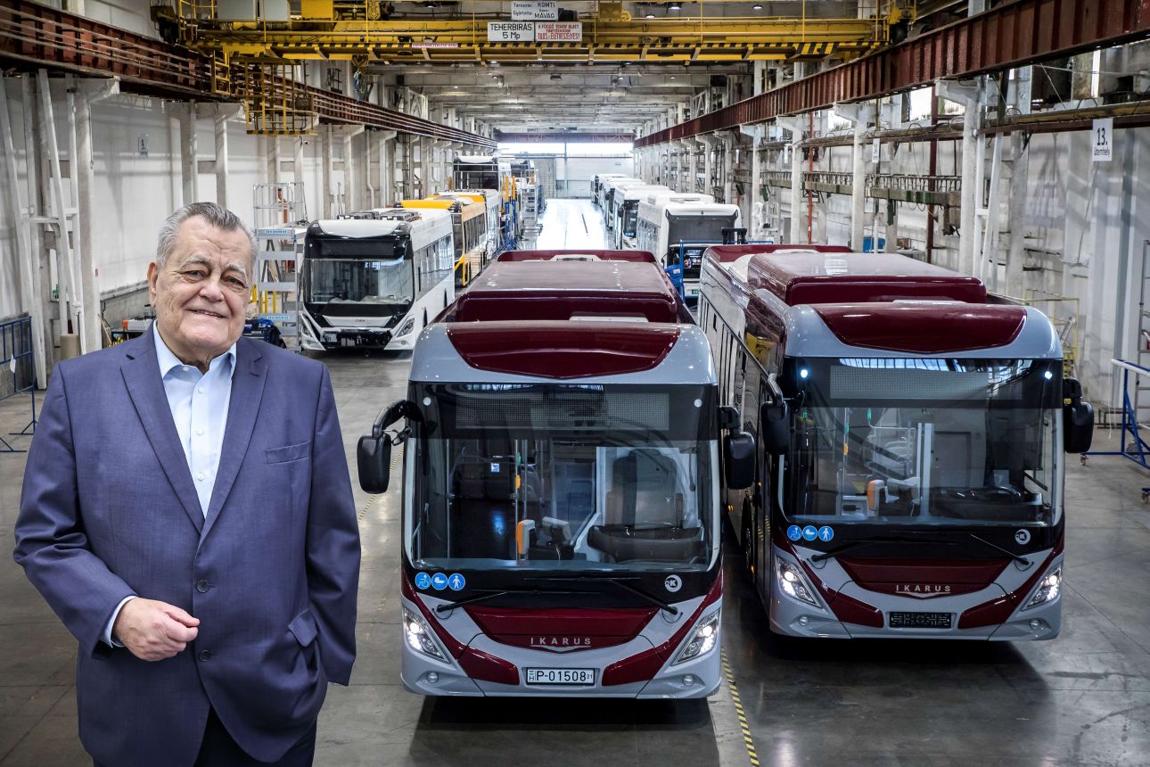 Szeles-Gabor-Ikarus-buszokkal, Fotó: saját fotó