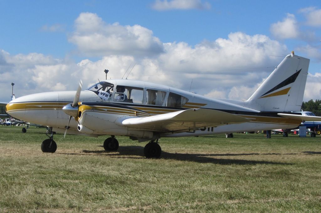 Piper-Aztec-wikimedia-org-Flugkerl2