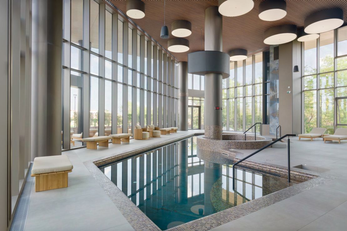 Mercure-Oradea-medence-accor
