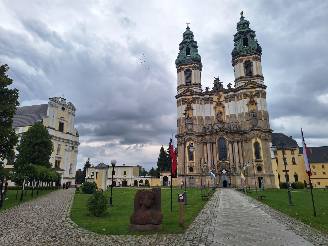 A krzesowi apátság monumentális épülete, Fotó: Szántó Zoltán