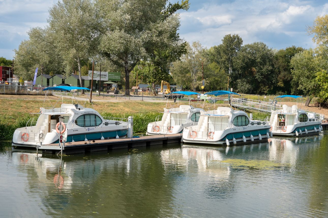 MAHART Tours-nyaralohajo, Fotó: MAHART Tours