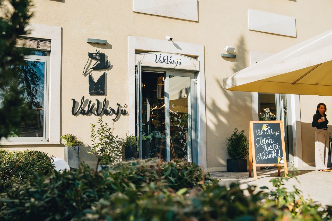 VakVarjú Kiscelli bejárat, Fotó: Semsei Gastronomy