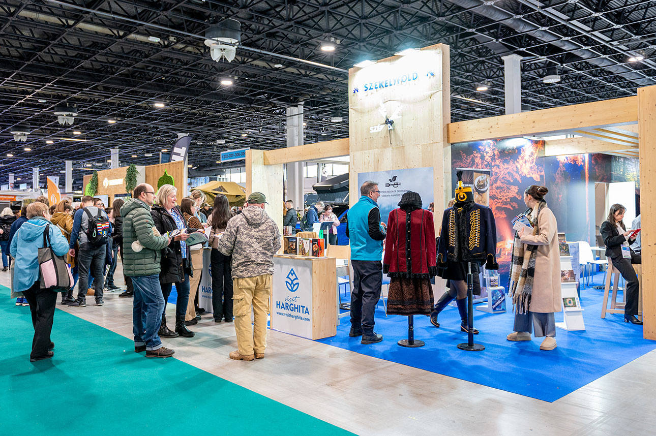 Utaz&aacute;s ki&aacute;ll&iacute;t&aacute;s, Fot&oacute;: Hungexpo